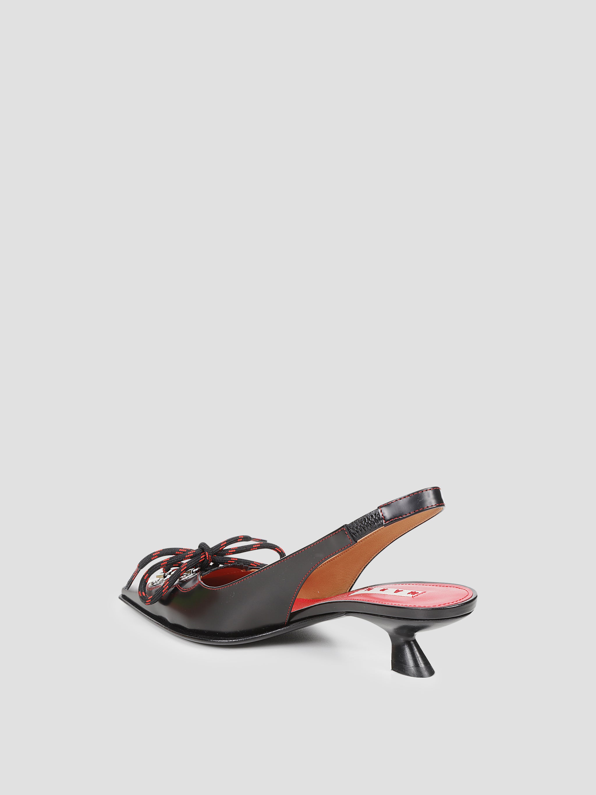 Pump shoe