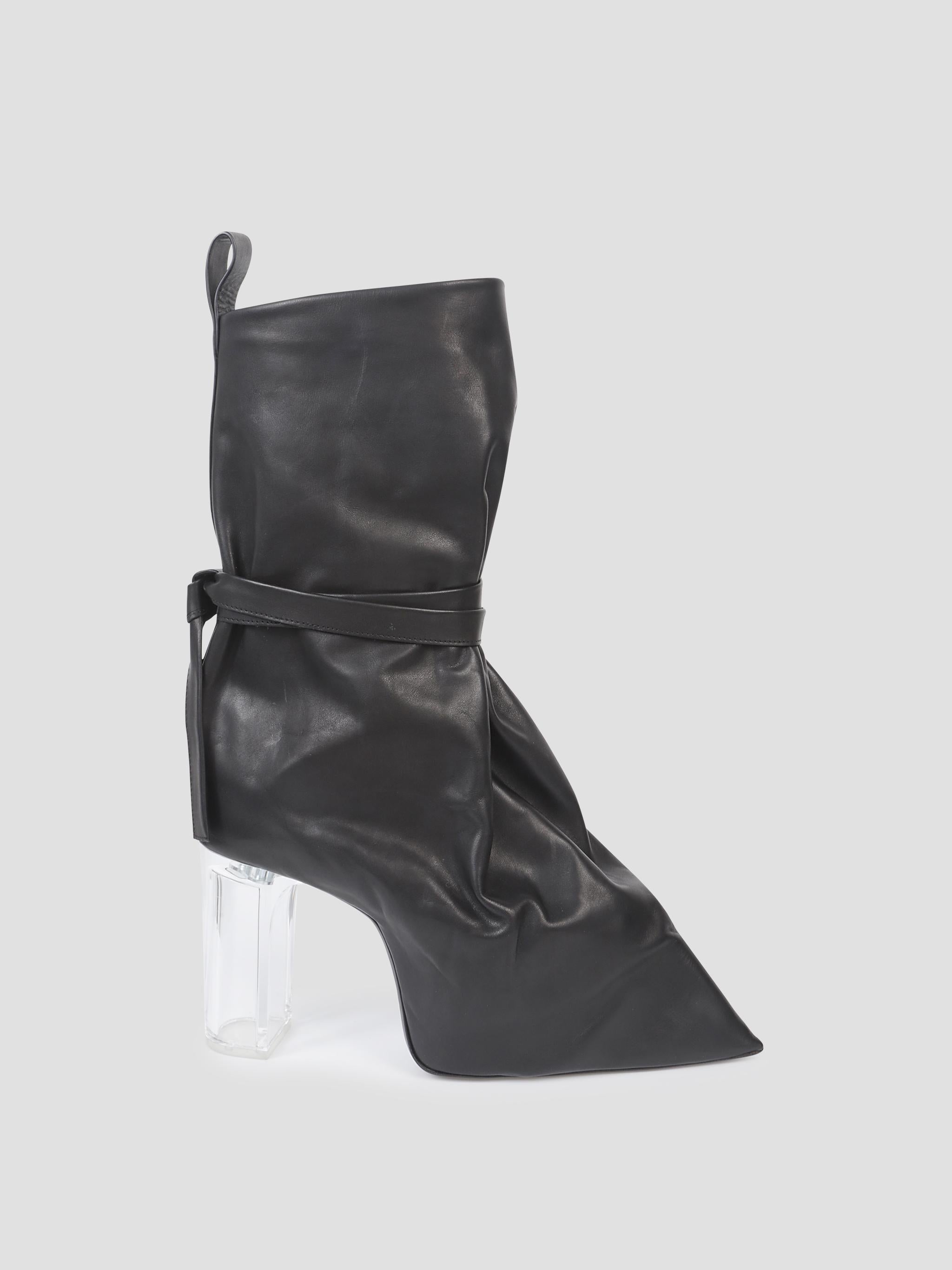 Tied taco kiss boots