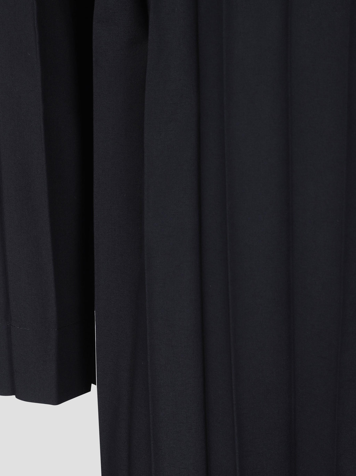 Edge shirt pleated shirt