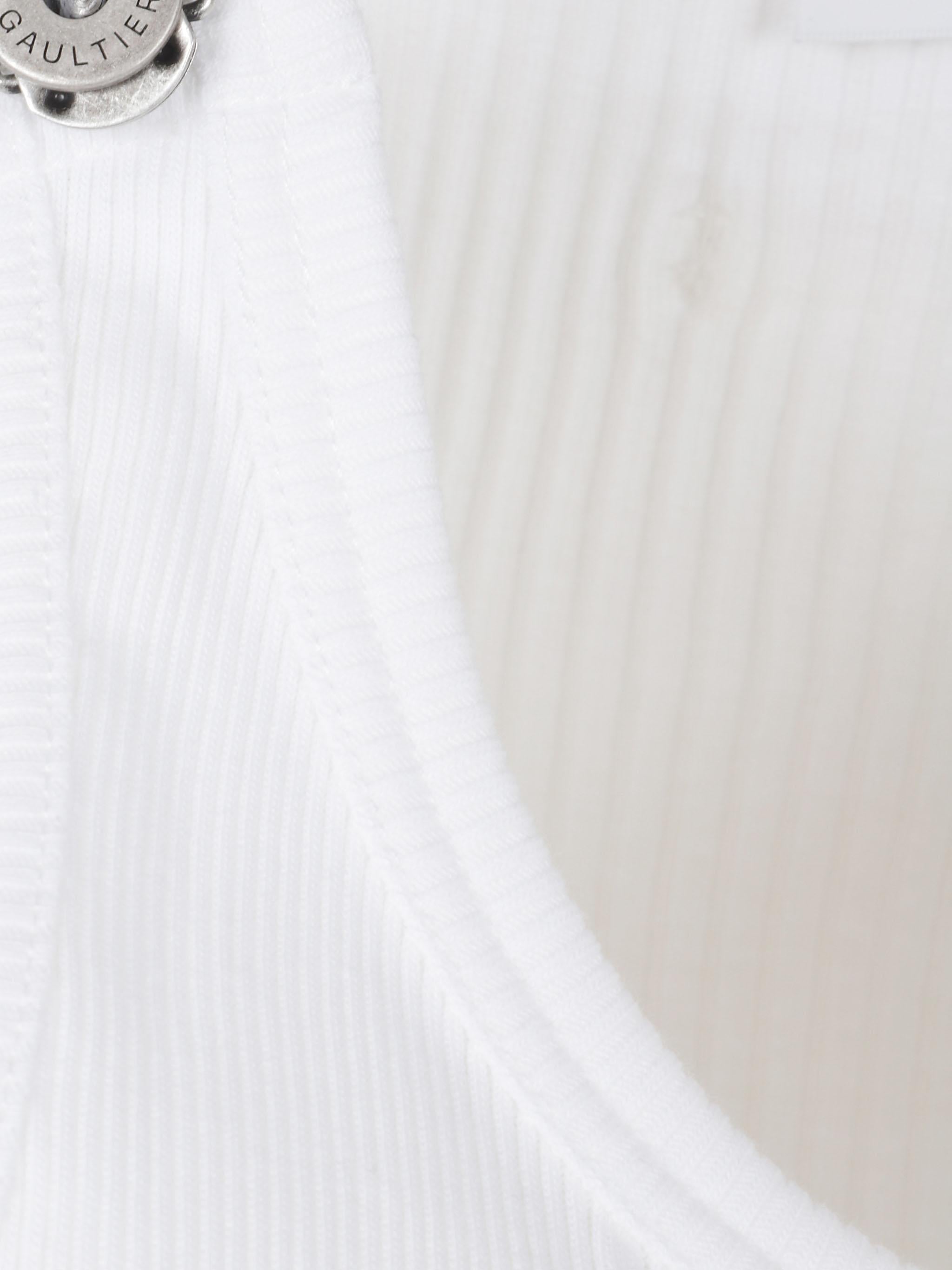 Tank top with with overall engraved