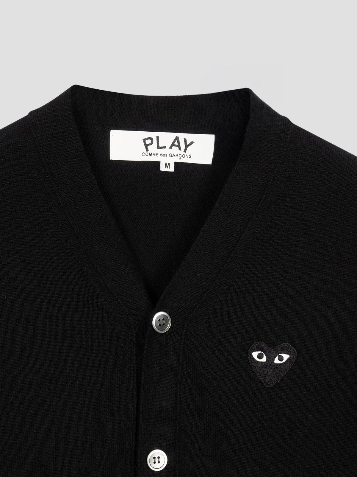 U v-neck cardigan black emblem knit