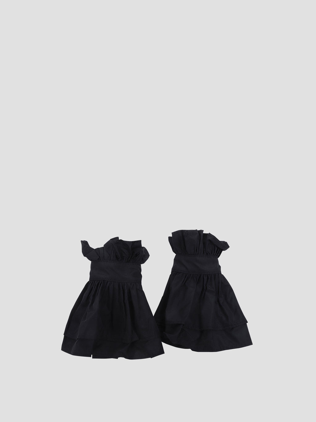 Ruffled detachable cuffs