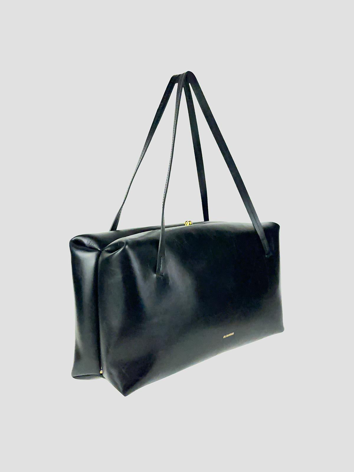 Goji pillow medium shoulder bag