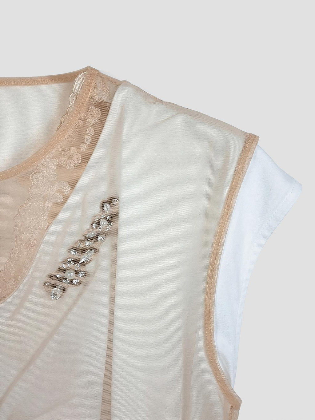 Layered liquid cap sleeve lace trim t-shirt