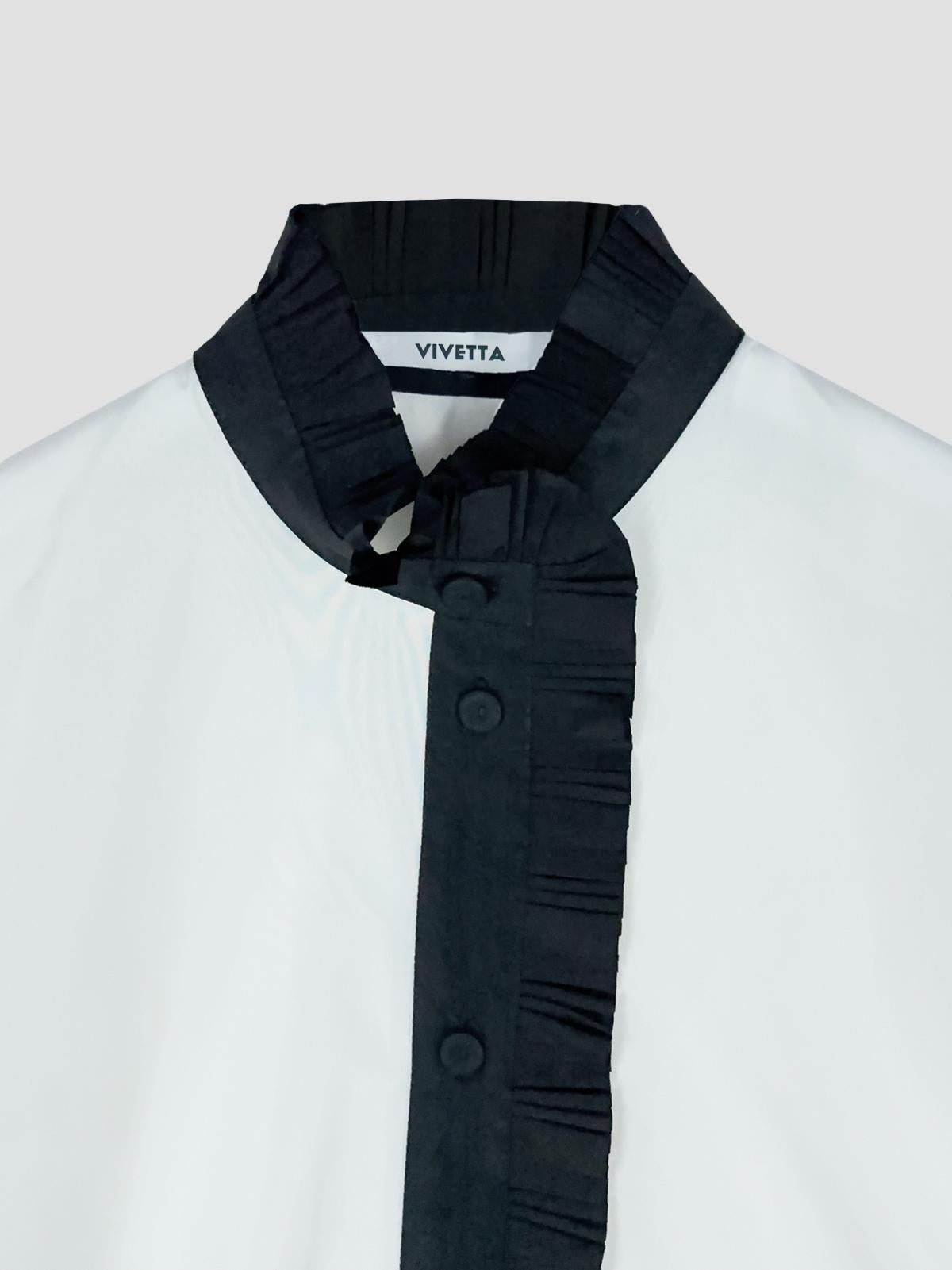 Shirt with gripped mandarin