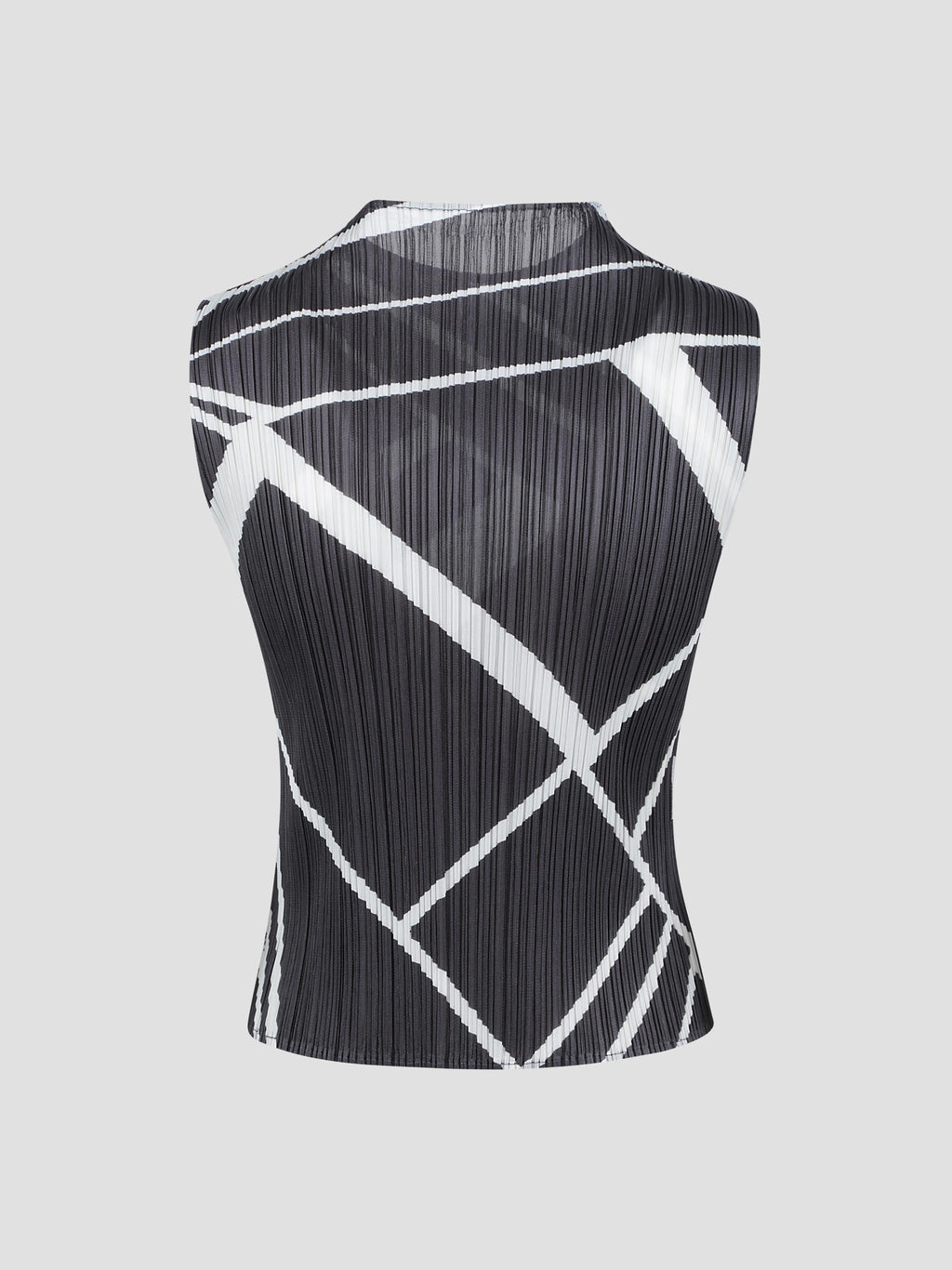 Fold line sleeveless top