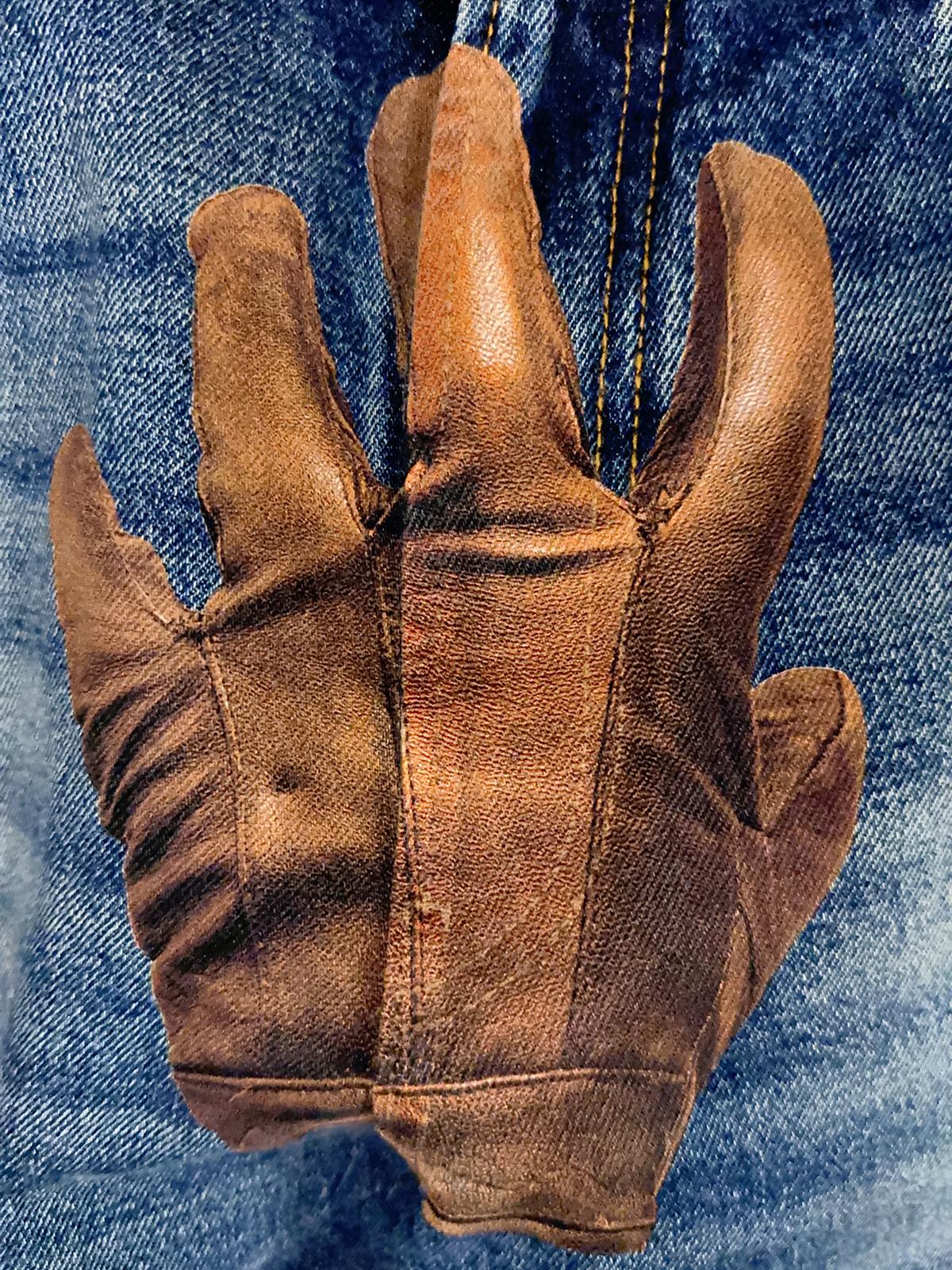 Wide leg denim pants with gloves print on front