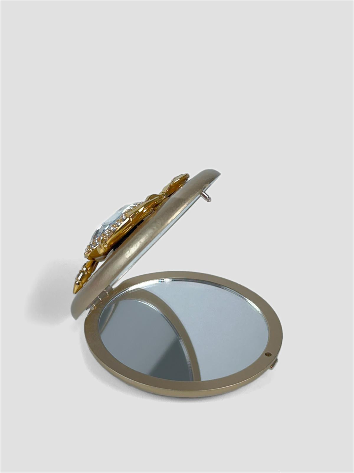 Crab bag mirror