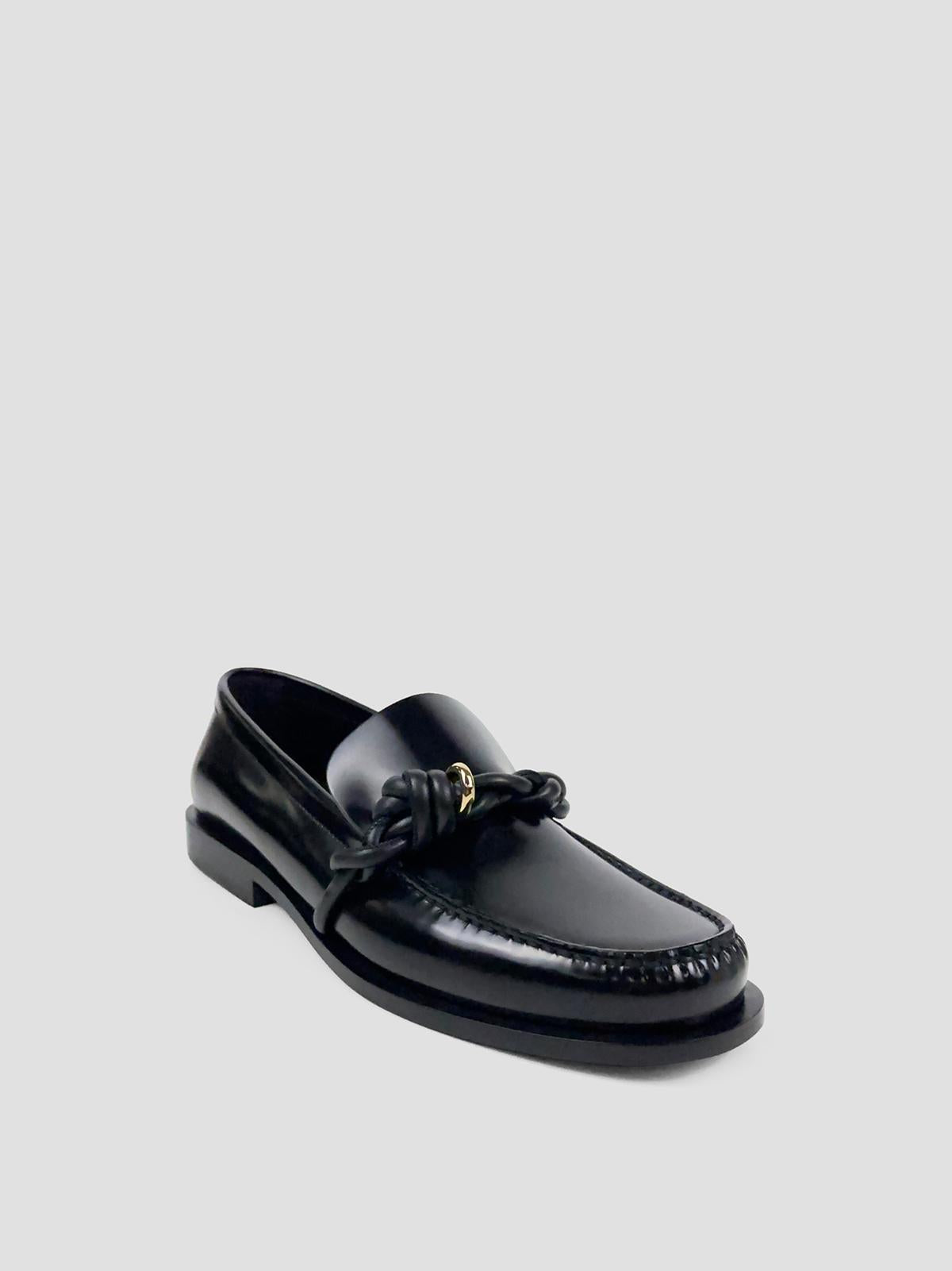 Tangle loafer