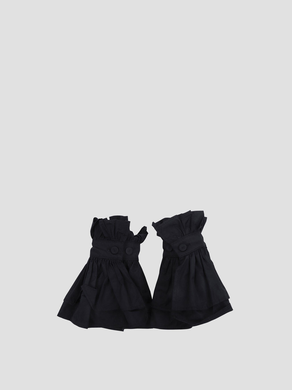 Ruffled detachable cuffs