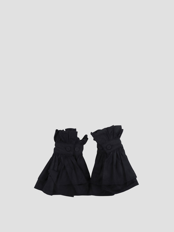 Ruffled detachable cuffs