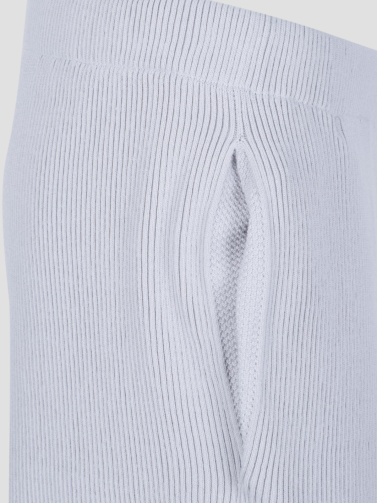Basic knit pleated trousers