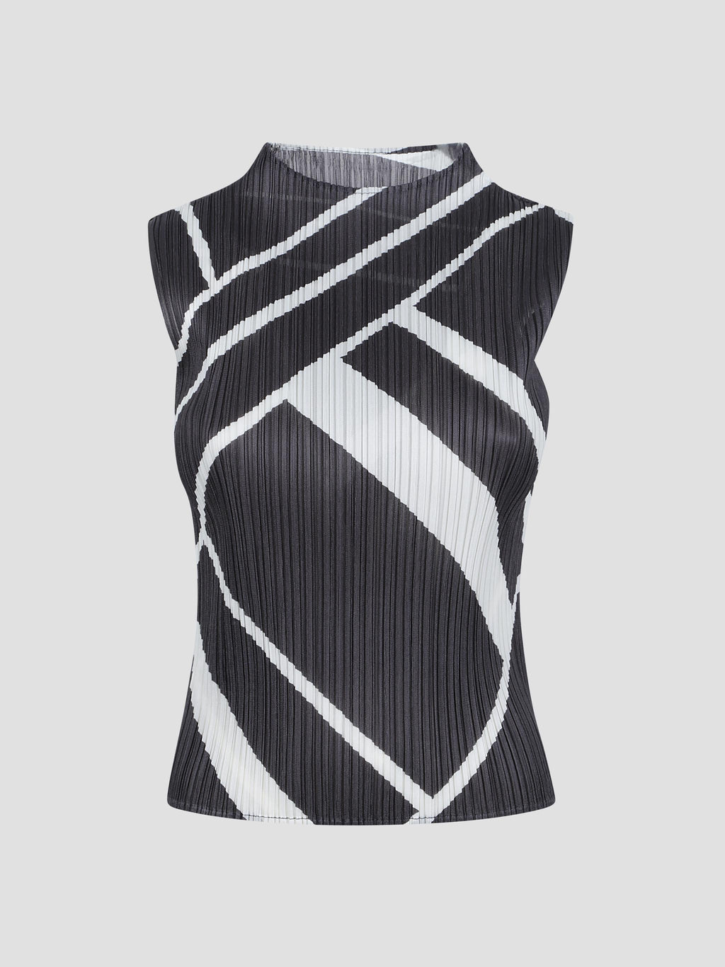 Fold line sleeveless top