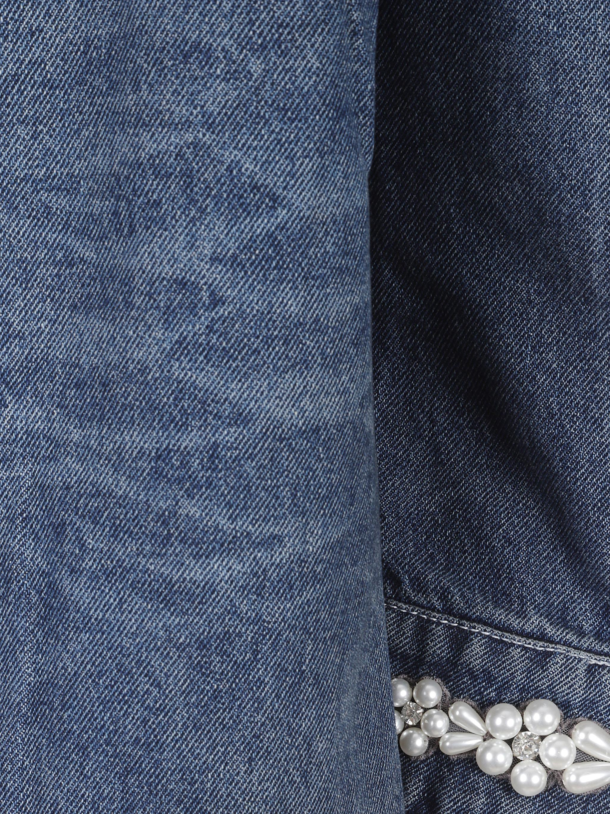 Fitted waist tail denim jacket w/ turbo emb