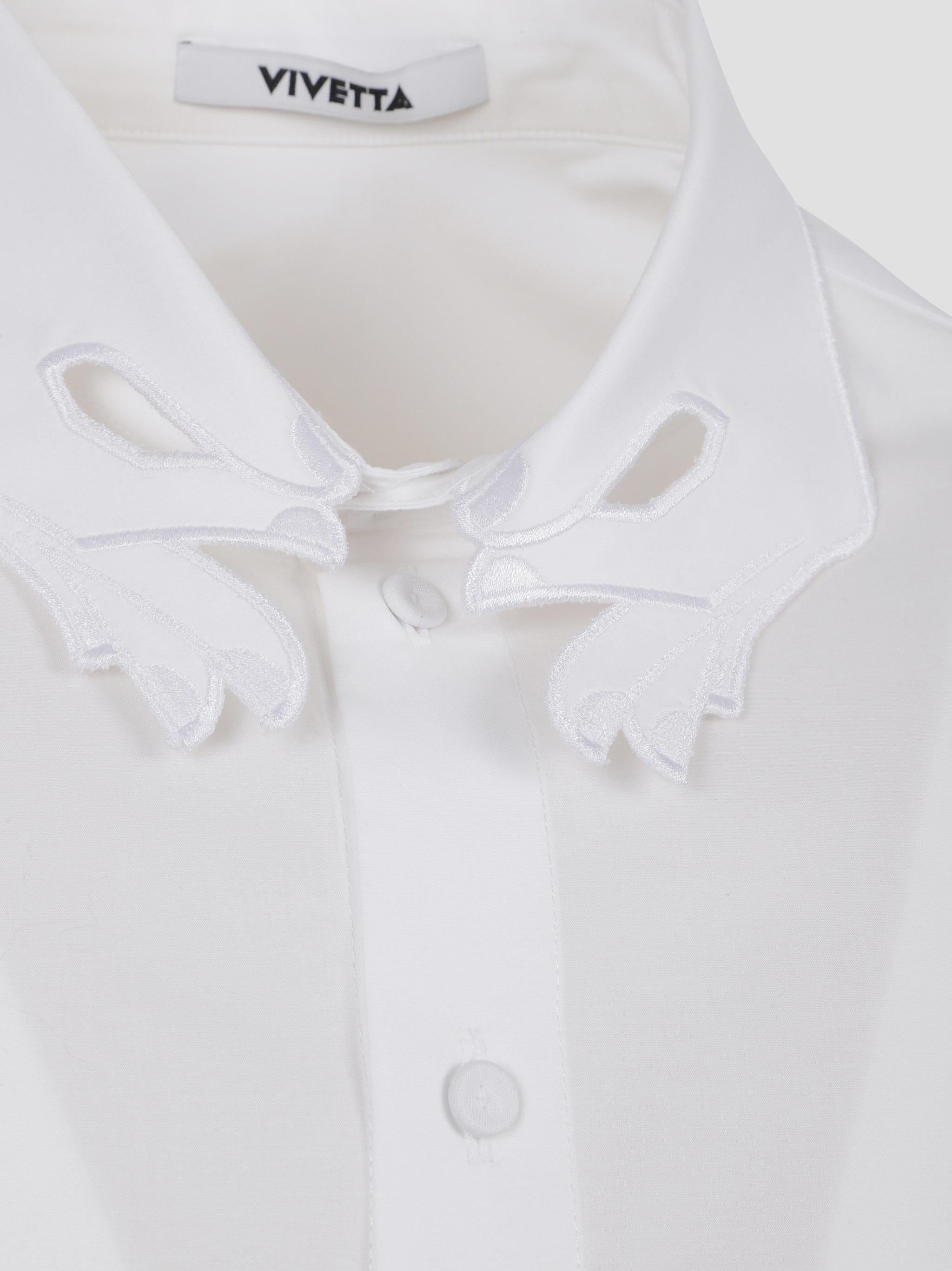 Classic shirt with collar embroidery