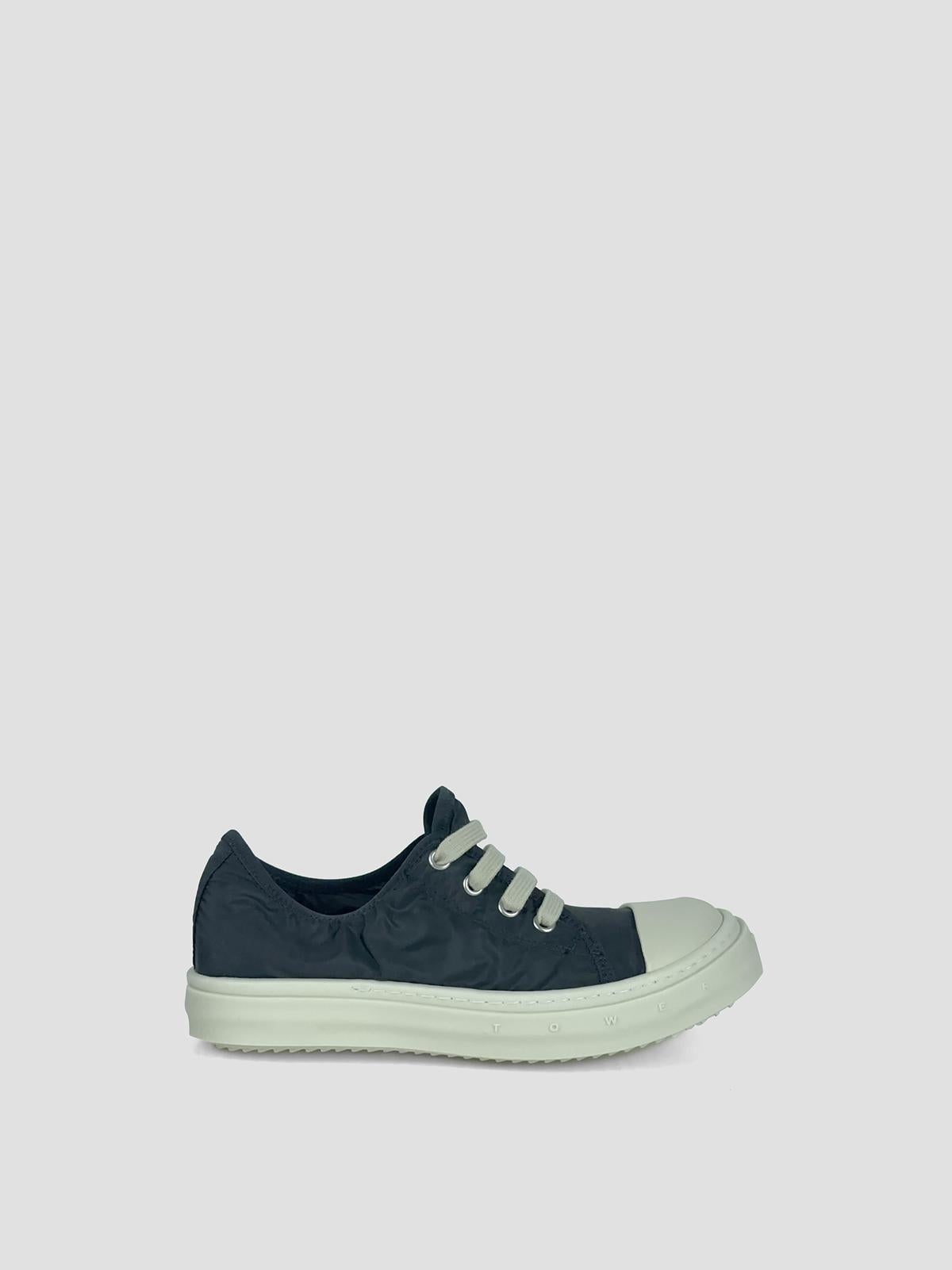 Tower low sneaks