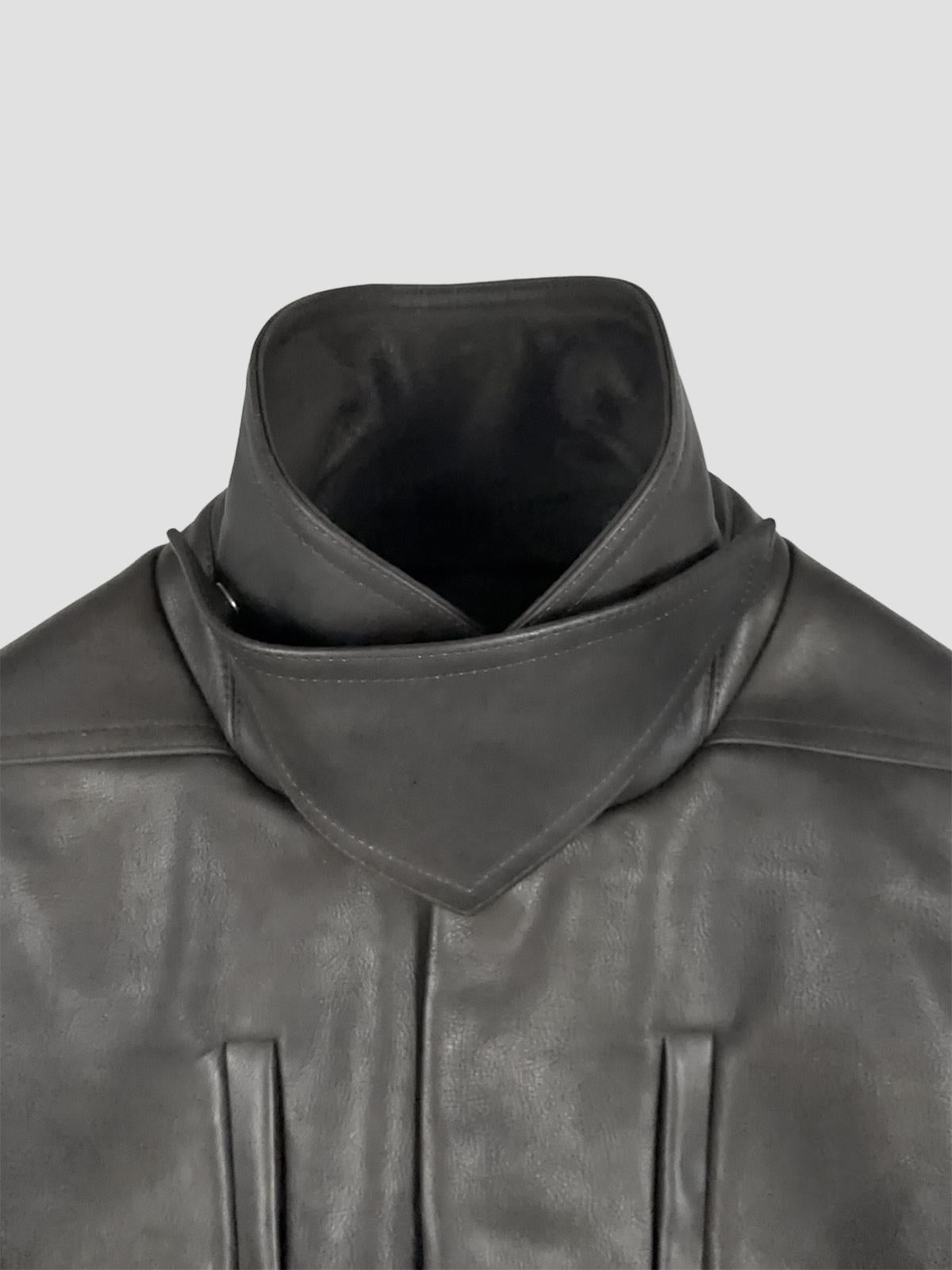 Collared mac bomber