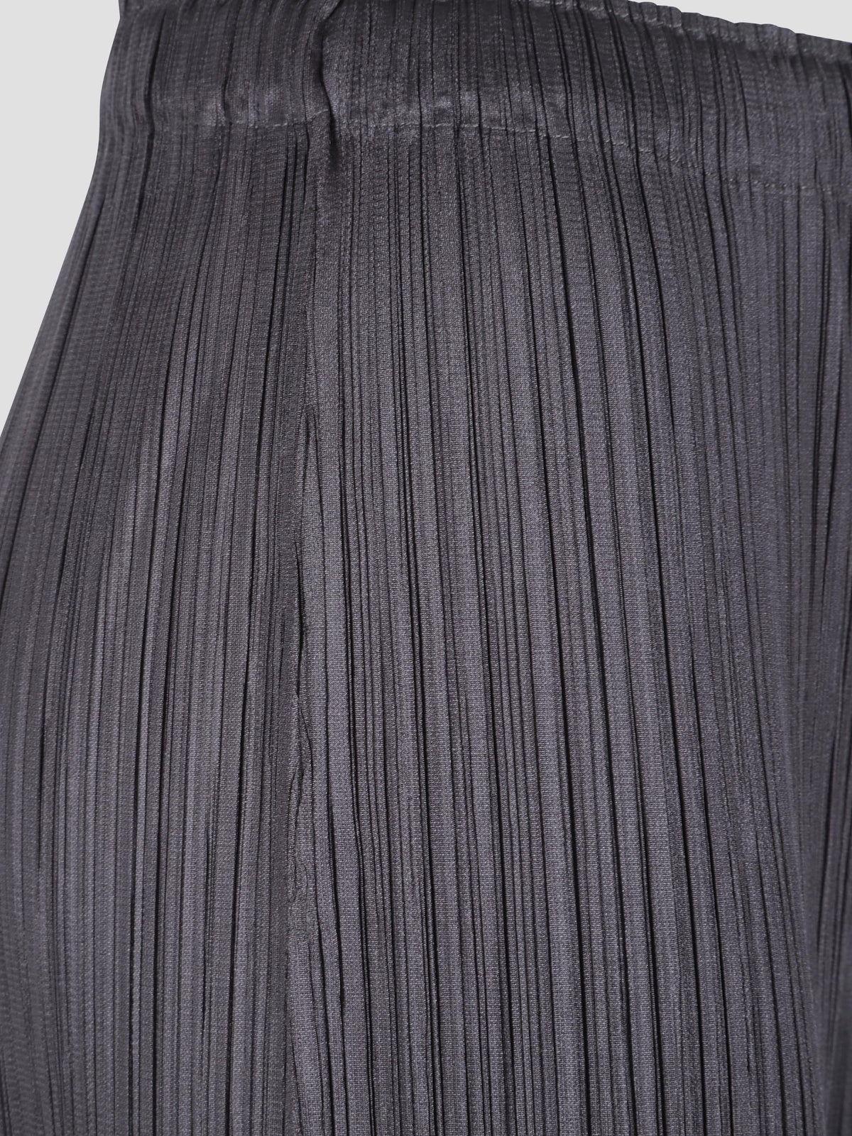 Monthly colors august slit-hem trousers